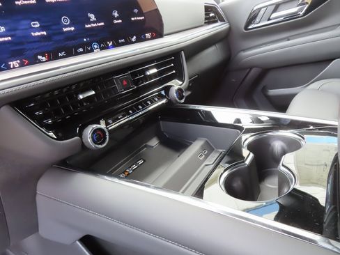 New 2026 Chevrolet Tahoe Z71 w/ Z71 Off-Road Package image 6