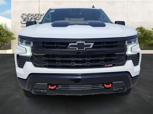 Used 2025 Chevrolet Silverado 1500 LT Trail Boss w/ Convenience Package II AWD/4WD image 8