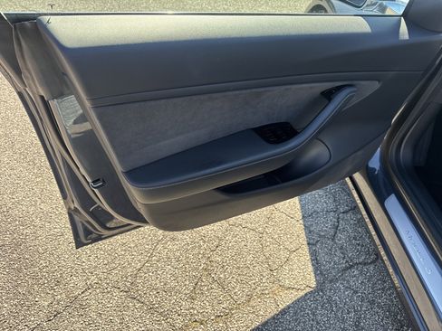 Used 2018 Tesla Model 3 Long Range image 10