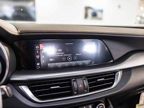 New 2025 Alfa Romeo Stelvio Sprint image 28