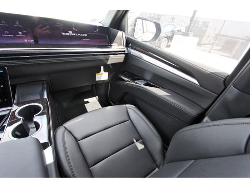 New 2026 Cadillac Escalade 2WD image 10