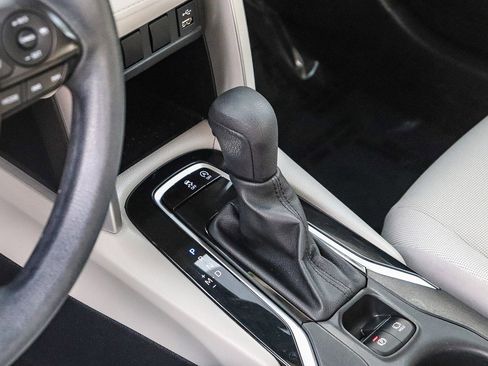 Certified 2022 Toyota Corolla Cross L image 21