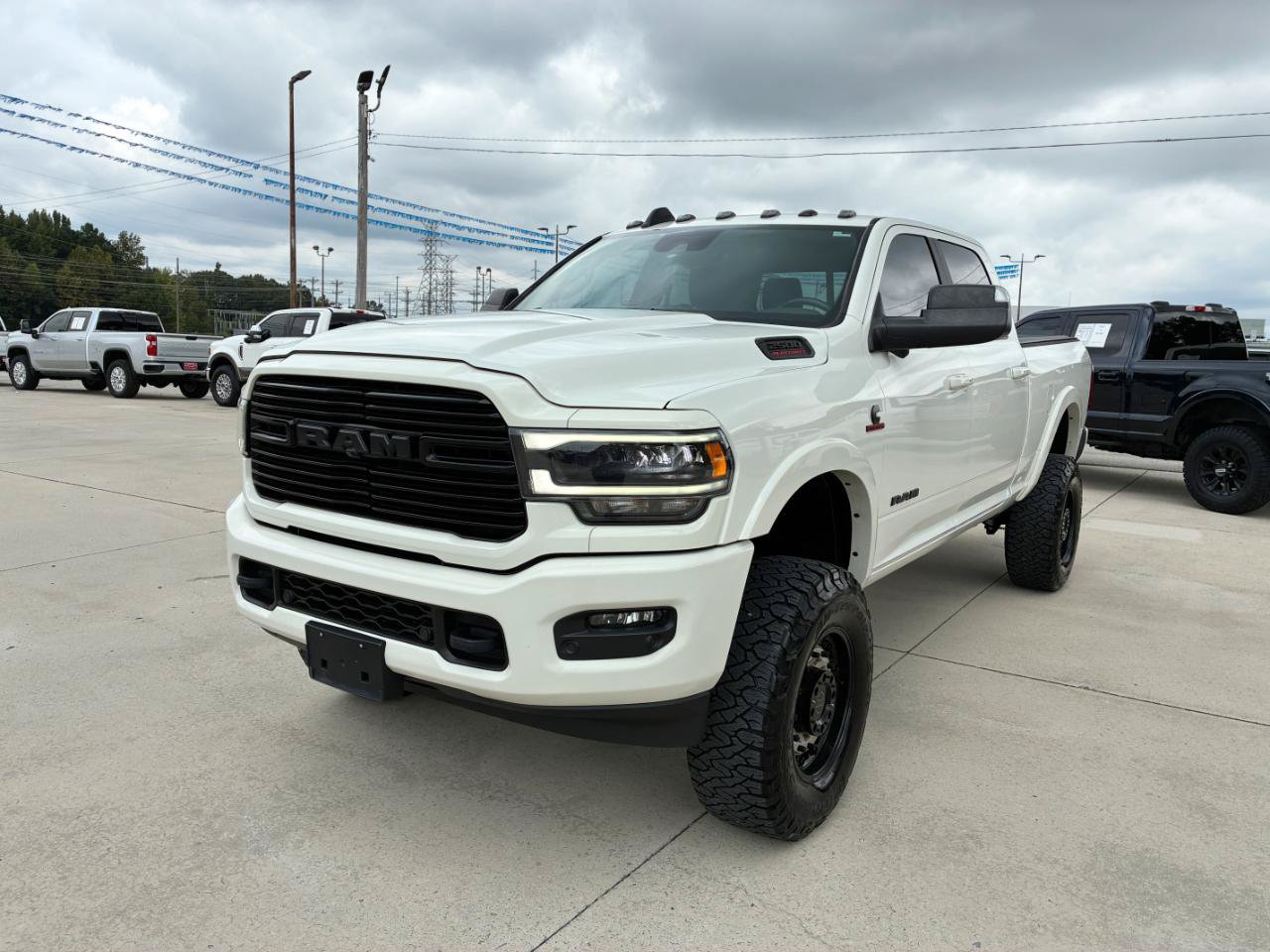 Used 2020 RAM 2500 Laramie w/ Night Edition AWD/4WD image 2