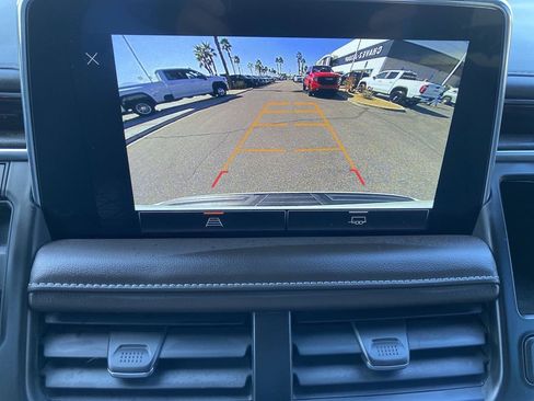 Used 2023 GMC Yukon SLE image 15