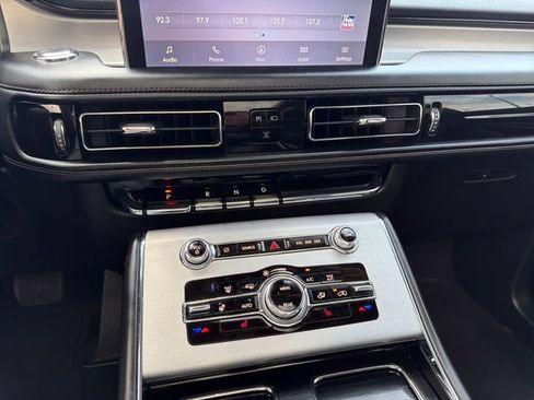 Used 2024 Lincoln Aviator AWD w/ Premium Package image 20