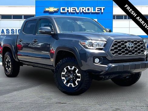 Used 2020 Toyota Tacoma TRD Off-Road AWD/4WD image 1