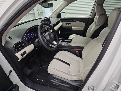 New 2026 Honda Pilot Touring image 10