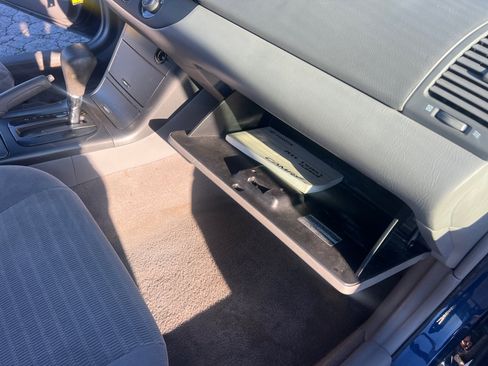 Used 2006 Toyota Camry LE FWD image 18
