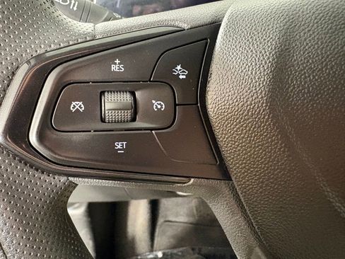 Used 2024 Chevrolet Trax LT FWD image 27