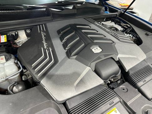 Used 2019 Lamborghini Urus AWD/4WD image 13