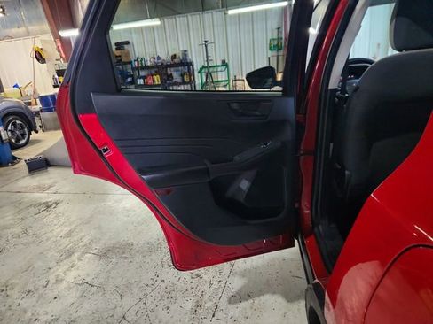 Used 2022 Ford Escape SE w/ SE Sport Appearance Package image 21