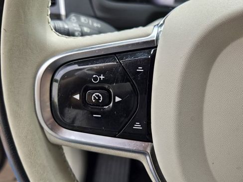 Certified 2023 Volvo XC90 B6 Plus AWD/4WD image 28