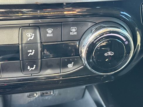 Used 2024 Chevrolet Trax LT w/ LT Convenience Package image 23