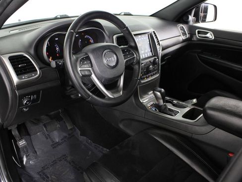 Used 2018 Jeep Grand Cherokee Laredo image 19