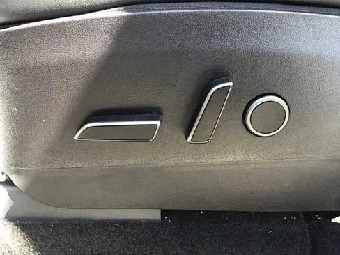 Used 2021 Tesla Model Y Long Range image 38