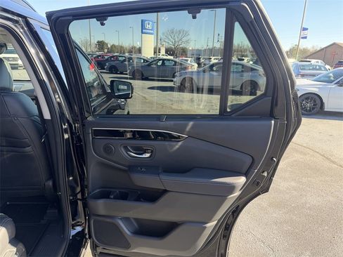 New 2025 Honda Pilot Touring image 20