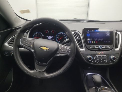 Used 2025 Chevrolet Malibu LT FWD image 22