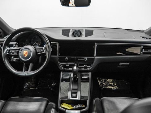 Used 2022 Porsche Macan image 12