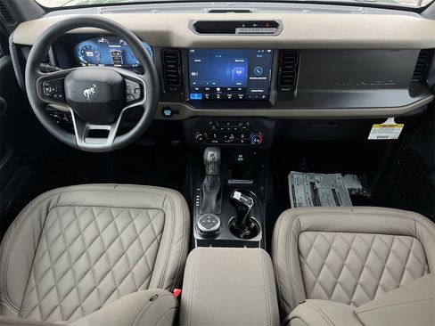 New 2025 Ford Bronco 4-Door image 2