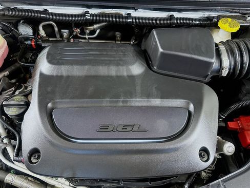 Used 2023 Chrysler Voyager LX FWD image 35