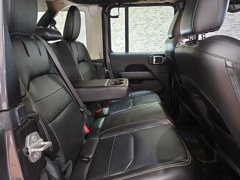 Used 2022 Jeep Wrangler Unlimited Sahara w/ Cold Weather Group image 19