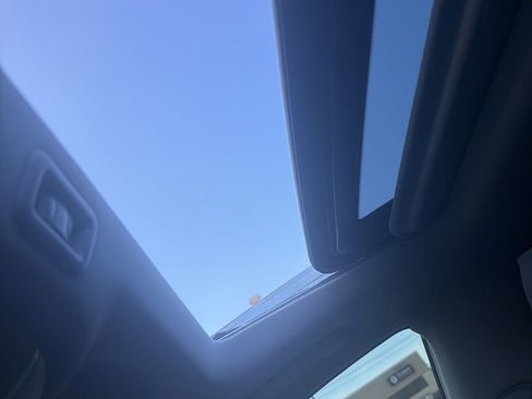 Used 2018 INFINITI QX60 FWD w/ Deluxe Technology Package image 16