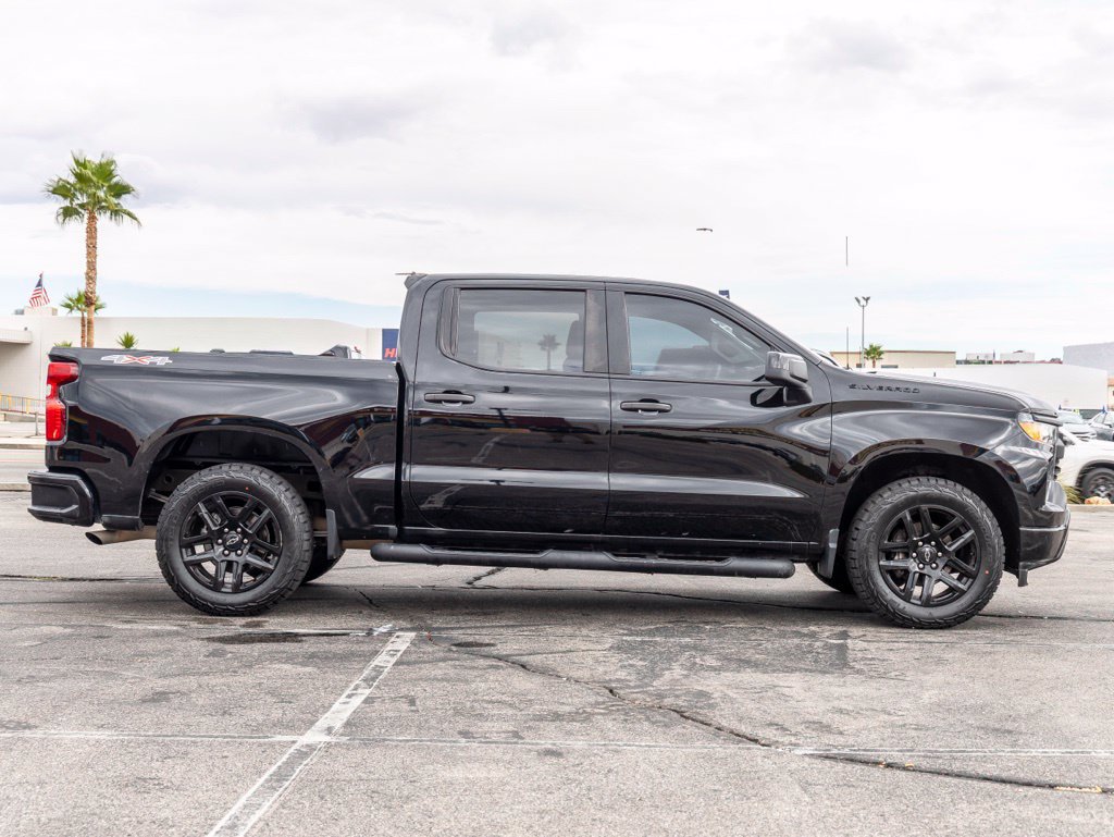 Used 2024 Chevrolet Silverado 1500 Custom w/ Turbomax Blackout Package AWD/4WD image 7