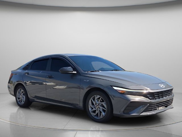 Used 2024 Hyundai Elantra SEL FWD image 9