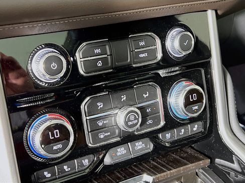 Certified 2022 GMC Yukon Denali AWD/4WD image 16