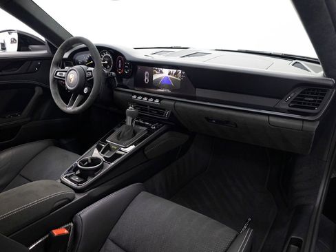 Certified 2024 Porsche 911 GT3 RWD image 33