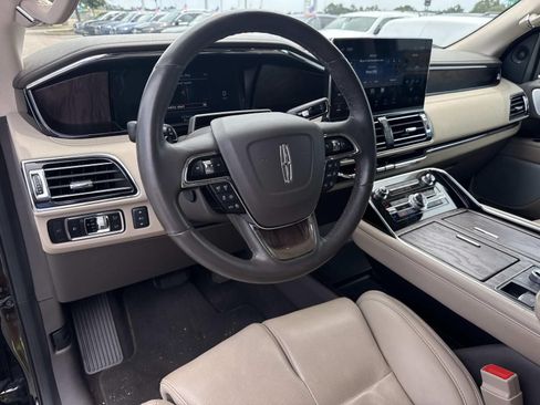 Used 2023 Lincoln Navigator Reserve AWD/4WD image 20