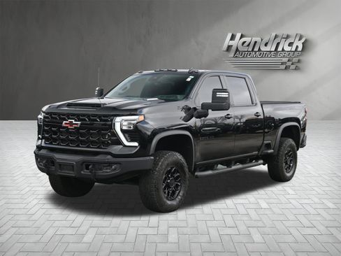 Used 2024 Chevrolet Silverado 2500 ZR2 w/ ZR2 Bison Edition AWD/4WD image 5