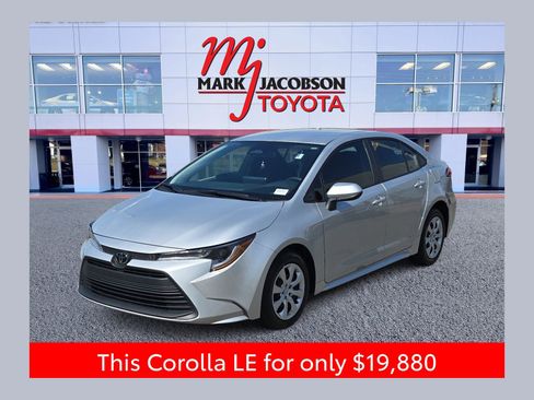 Used 2024 Toyota Corolla LE image 1