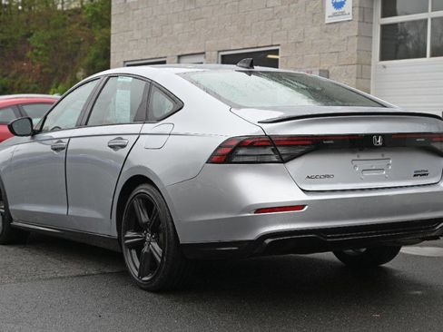 Used 2025 Honda Accord Sport image 3