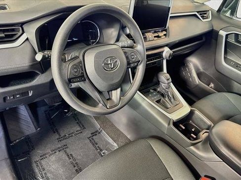 Used 2023 Toyota RAV4 LE FWD image 9