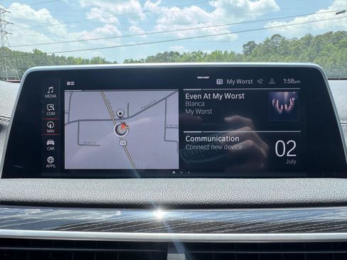 Used 2022 BMW 740i w/ M Sport Package RWD image 23