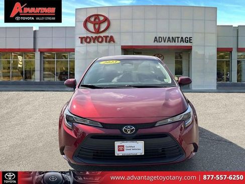 Used 2023 Toyota Corolla LE image 2