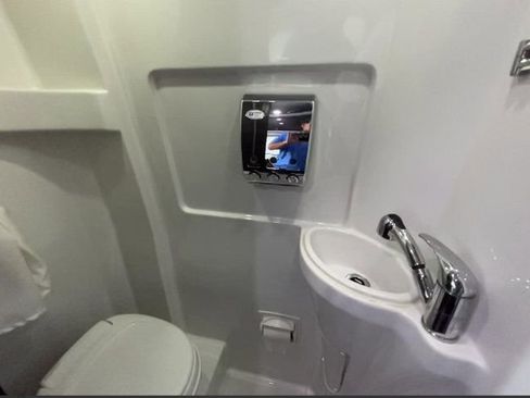 Used 2014 Mercedes-Benz Sprinter 3500 image 5