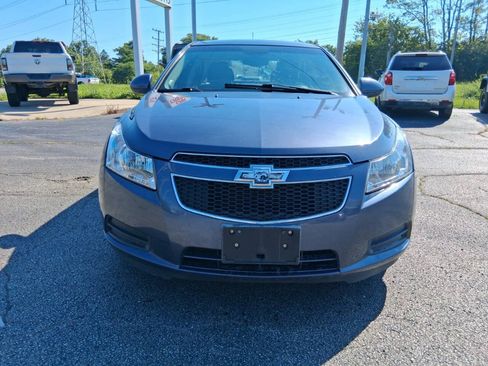 Used 2013 Chevrolet Cruze LT FWD image 2
