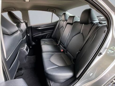 Used 2021 Toyota Camry SE FWD image 19