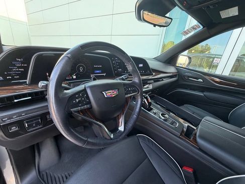 Used 2023 Cadillac Escalade Sport Platinum w/ LPO, ONYX Package AWD/4WD image 10