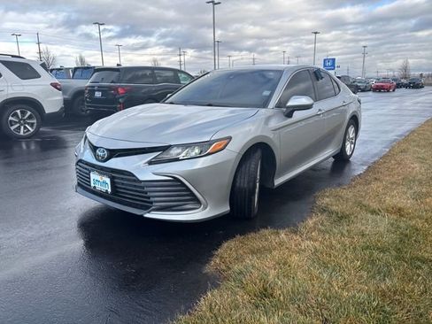 Used 2023 Toyota Camry LE image 7