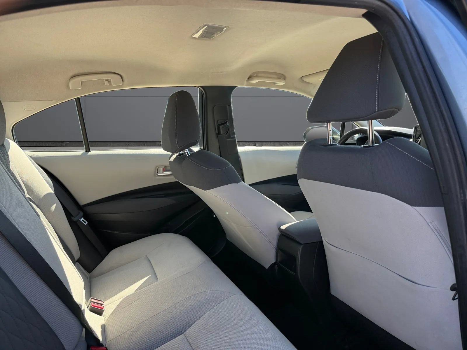 Used 2020 Toyota Corolla LE FWD image 20