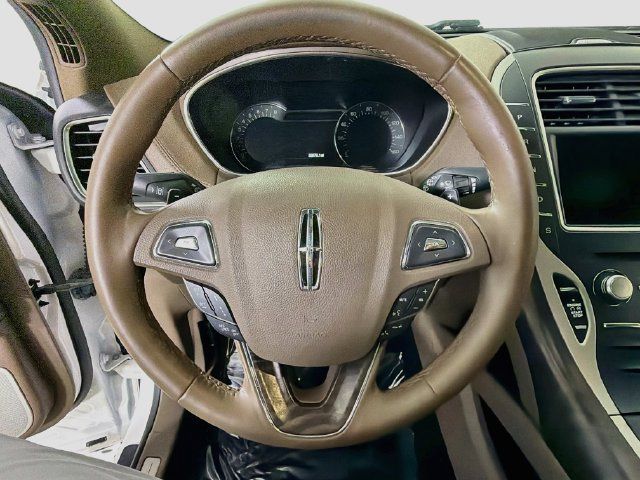 Used 2016 Lincoln MKX Reserve w/ Luxury Package FWD image 12