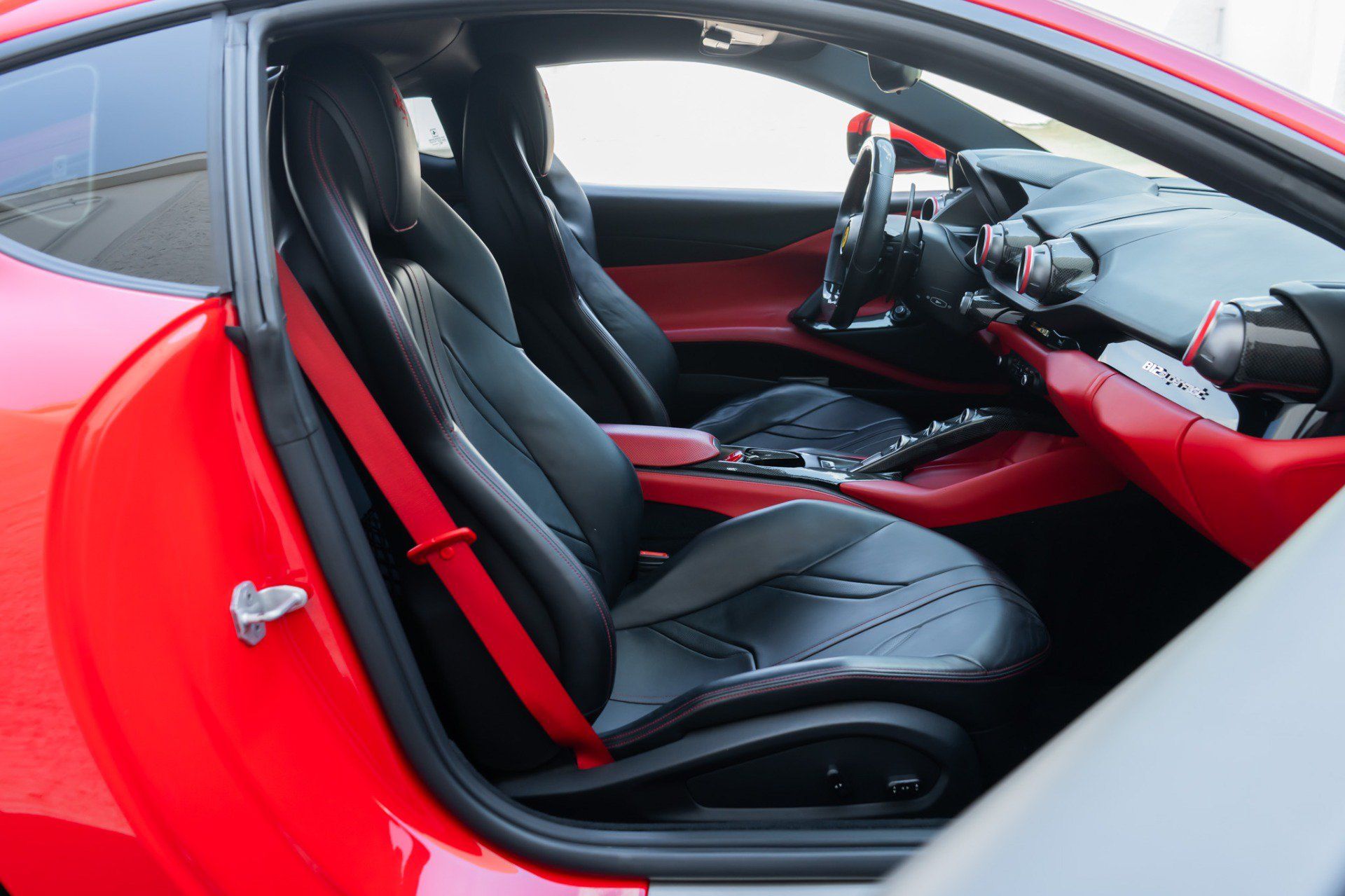 Used 2019 Ferrari 812 Superfast RWD image 18