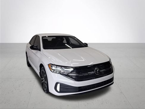 Certified 2023 Volkswagen Jetta Sport FWD image 5