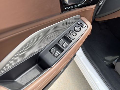 Certified 2024 Acura MDX SH-AWD w/ Technology Package image 9