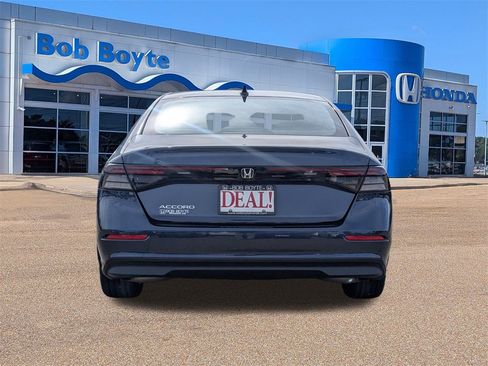 New 2025 Honda Accord SE image 4