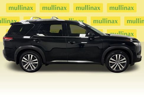 Used 2022 Nissan Pathfinder Platinum w/ Cargo Package image 20