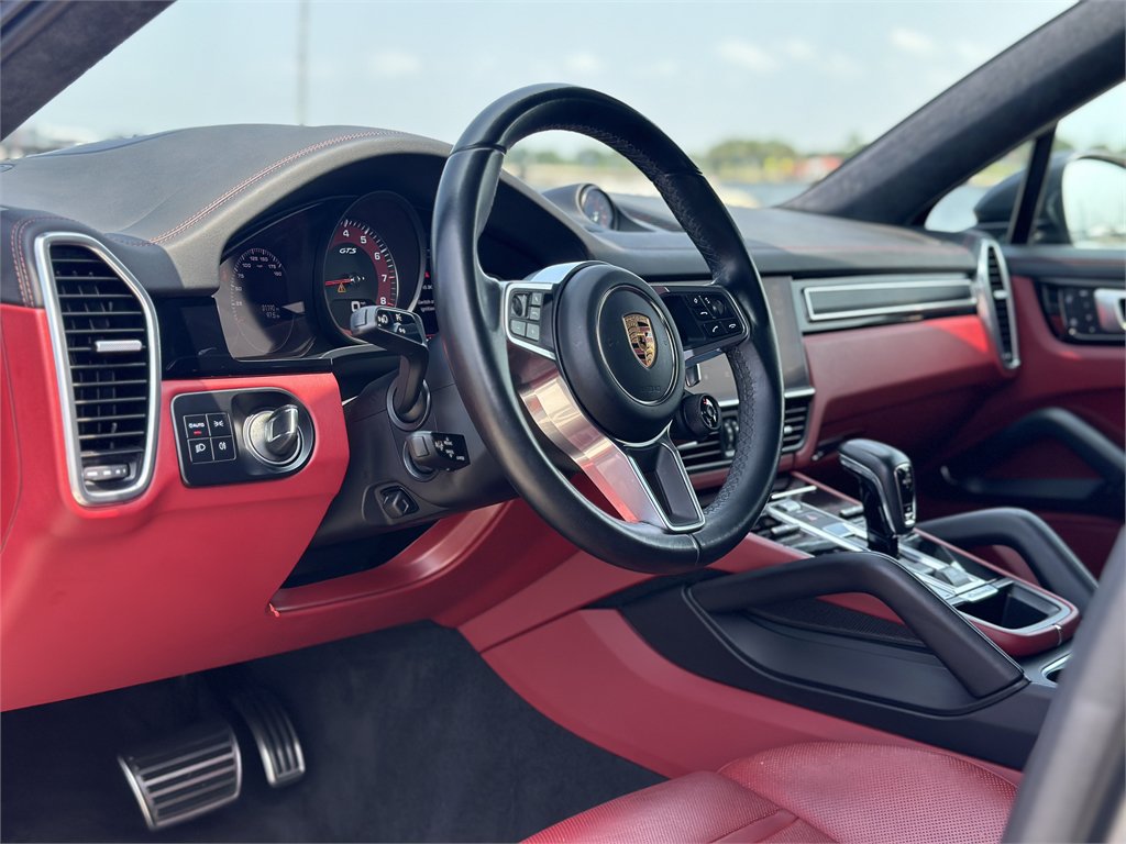 Used 2022 Porsche Cayenne GTS AWD/4WD image 18